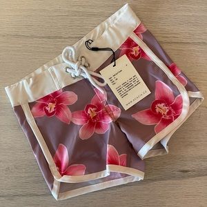 Acacia boys surf trunks Petite NWT